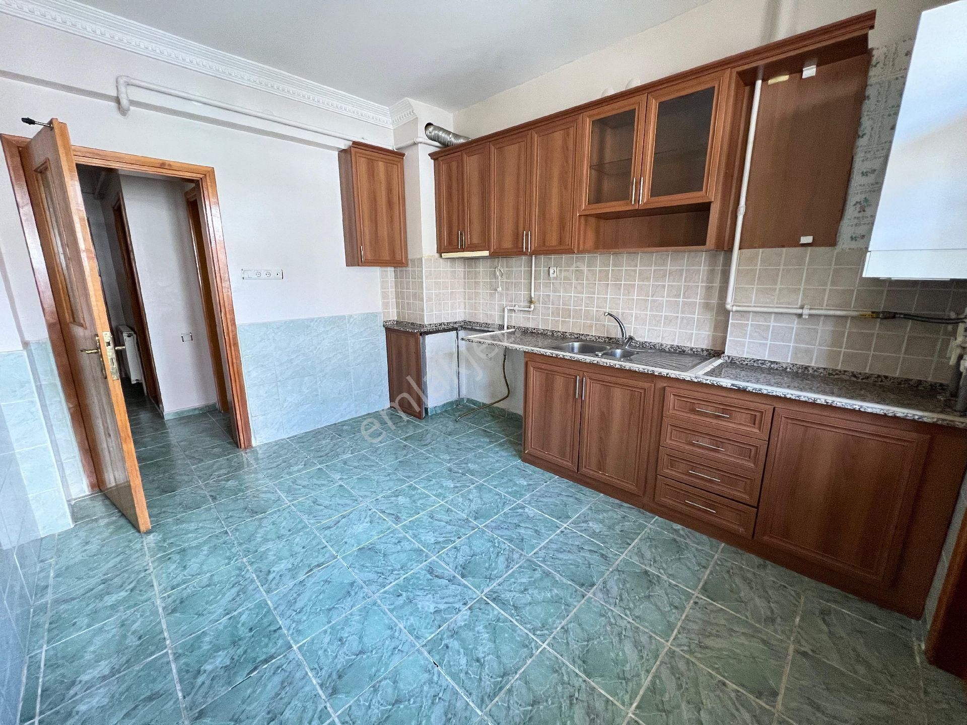 Selçuklu Hanaybaşı Satılık Daire HANAYBAŞI MAH. ALEMDAR CADDESİ CEPHE 3+1 ARAKAT SATILIK DAİRE 