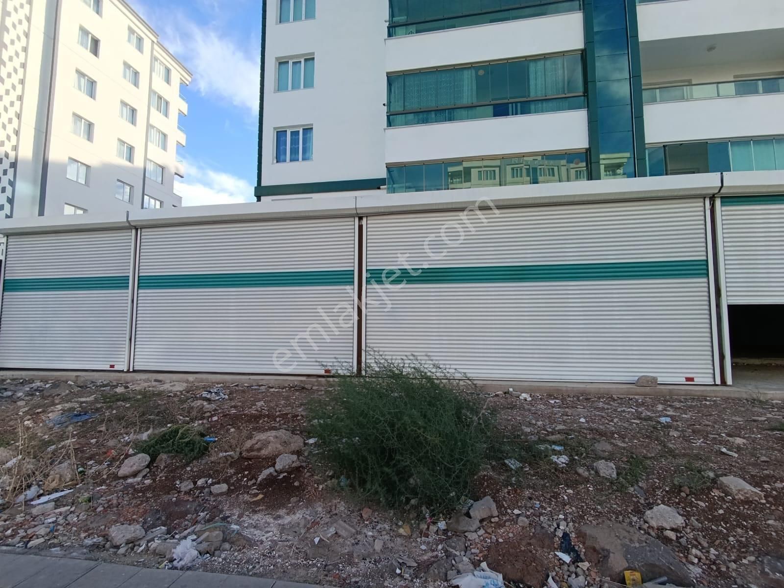 Bağlar Bağcılar Kiralık Dükkan & Mağaza Urfa Yolu Hyundai Çavuşoğlu Bayi Civarı 300 m2 Kiralık Dükkan