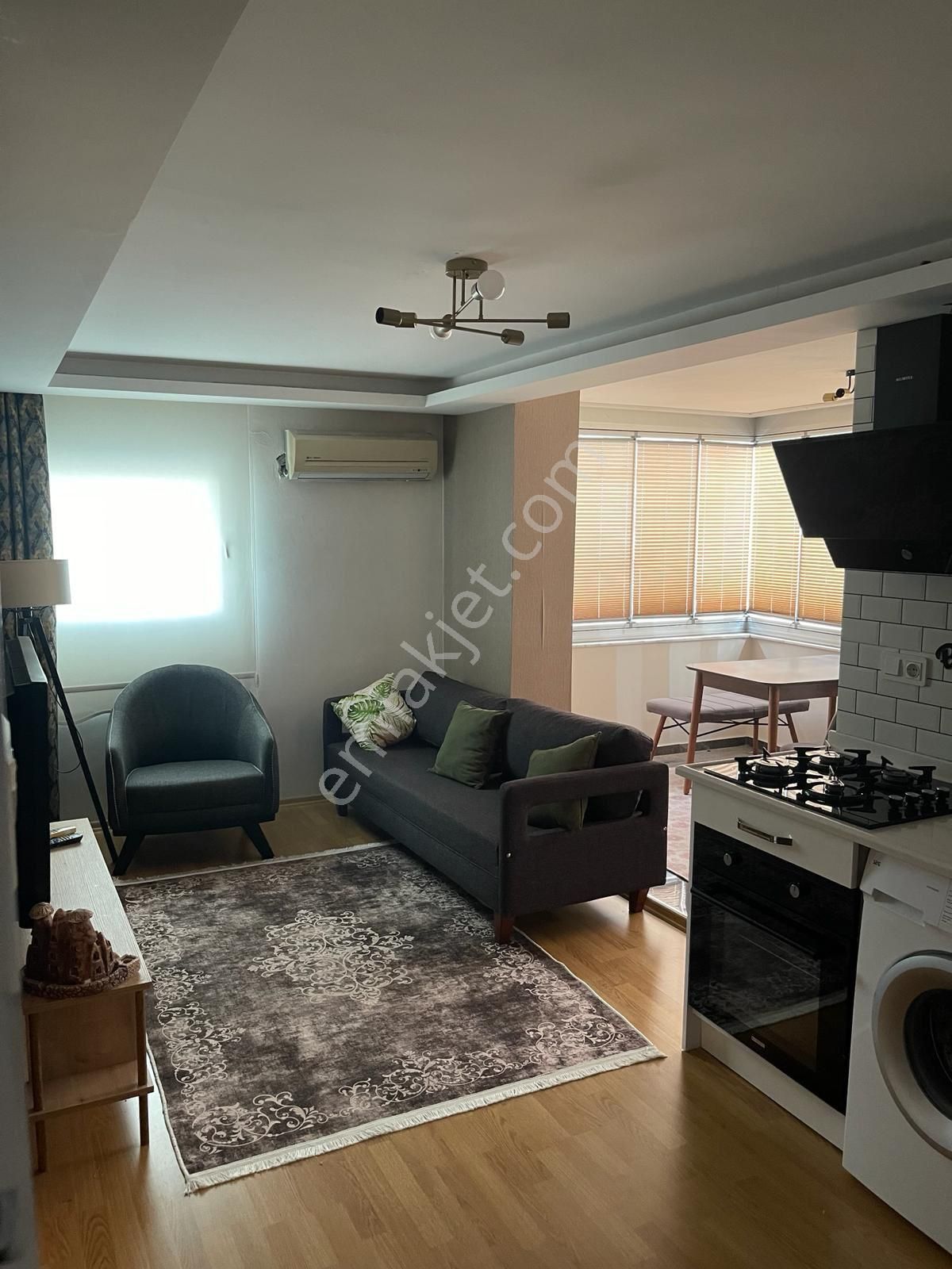 Adana Çukurova Okula Yakın Kiralık Daire TOROSDA CADDE ÜZERİNDE FULL EŞYALI 1+1 KİRALIK LÜKS DAİRE