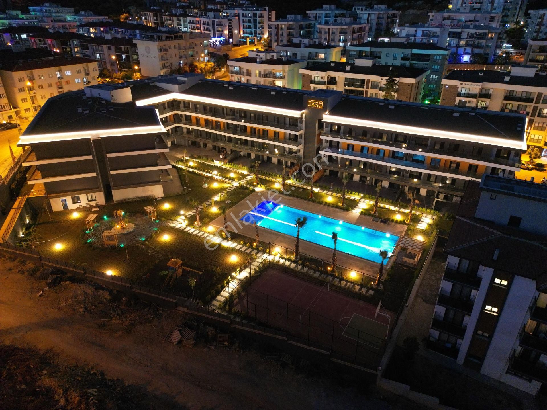 Lansmana Özel Merkezi Konumda Havuzlu Güvenlikli Sitede Rezidans Daire - Görsel 18