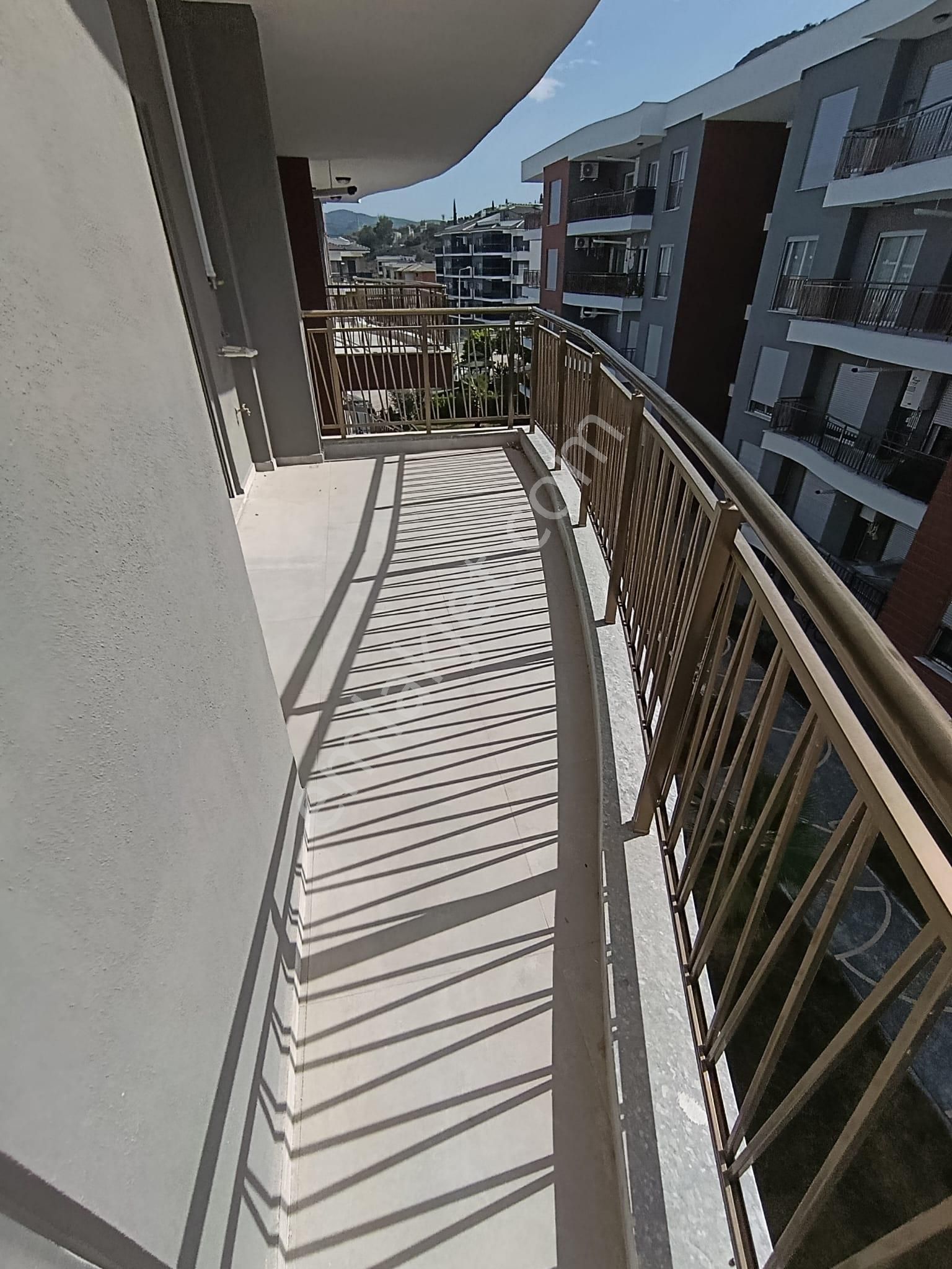 Kuşadası'ın Da Doğalgazlı Sıfır Güvenlikli Sitede Acil Satılık 2+1 Daire - Görsel 28