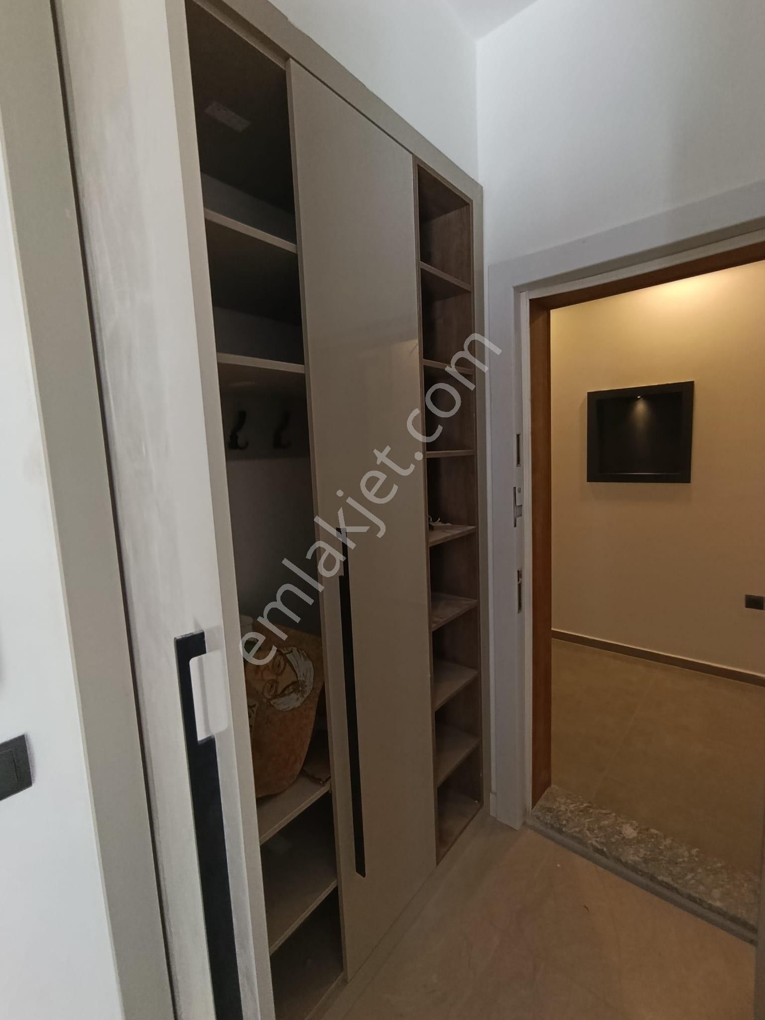 Kuşadası'ın Da Doğalgazlı Sıfır Güvenlikli Sitede Acil Satılık 2+1 Daire - Görsel 33