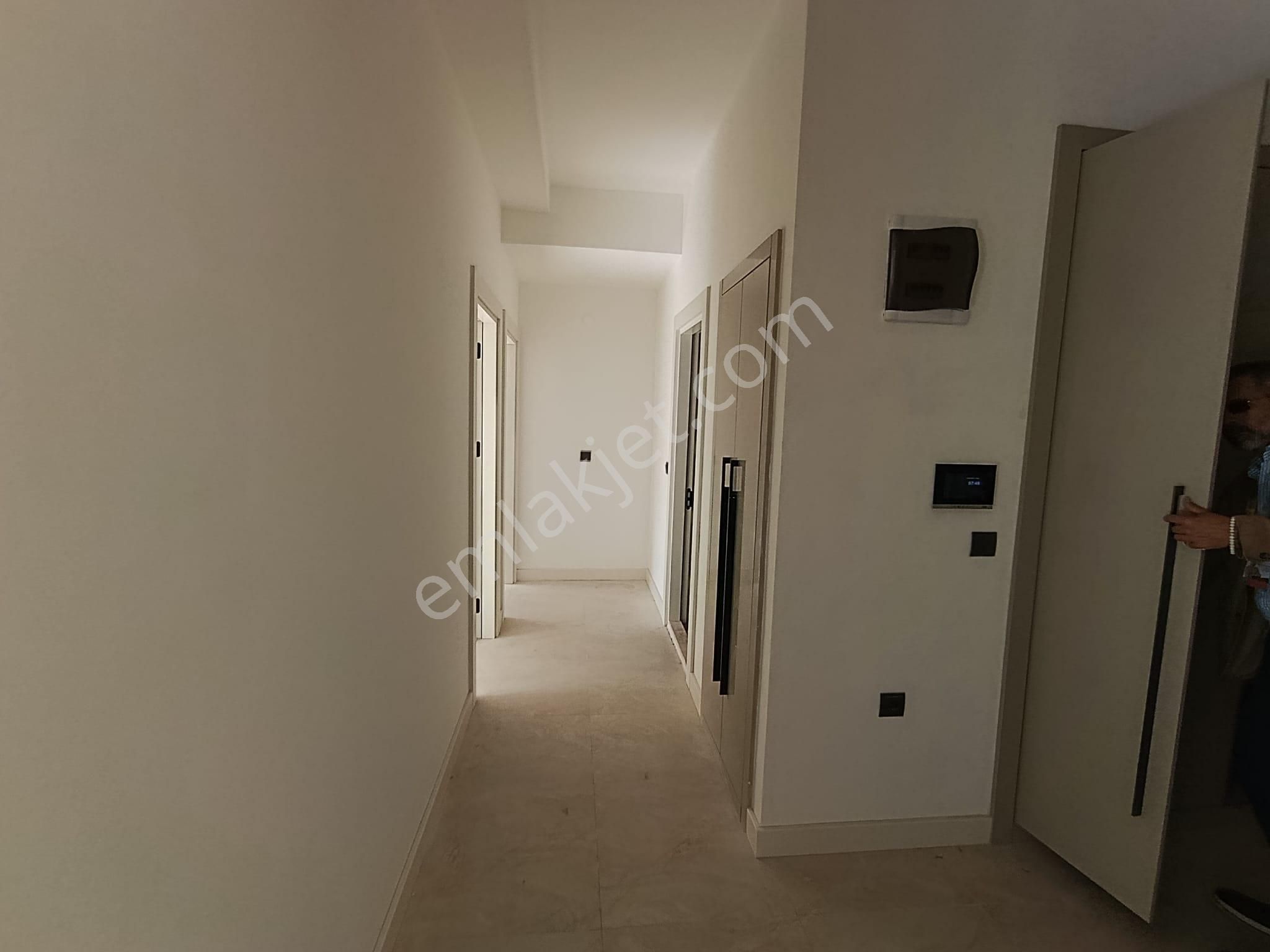 Kuşadası'ın Da Doğalgazlı Sıfır Güvenlikli Sitede Acil Satılık 2+1 Daire - Görsel 13