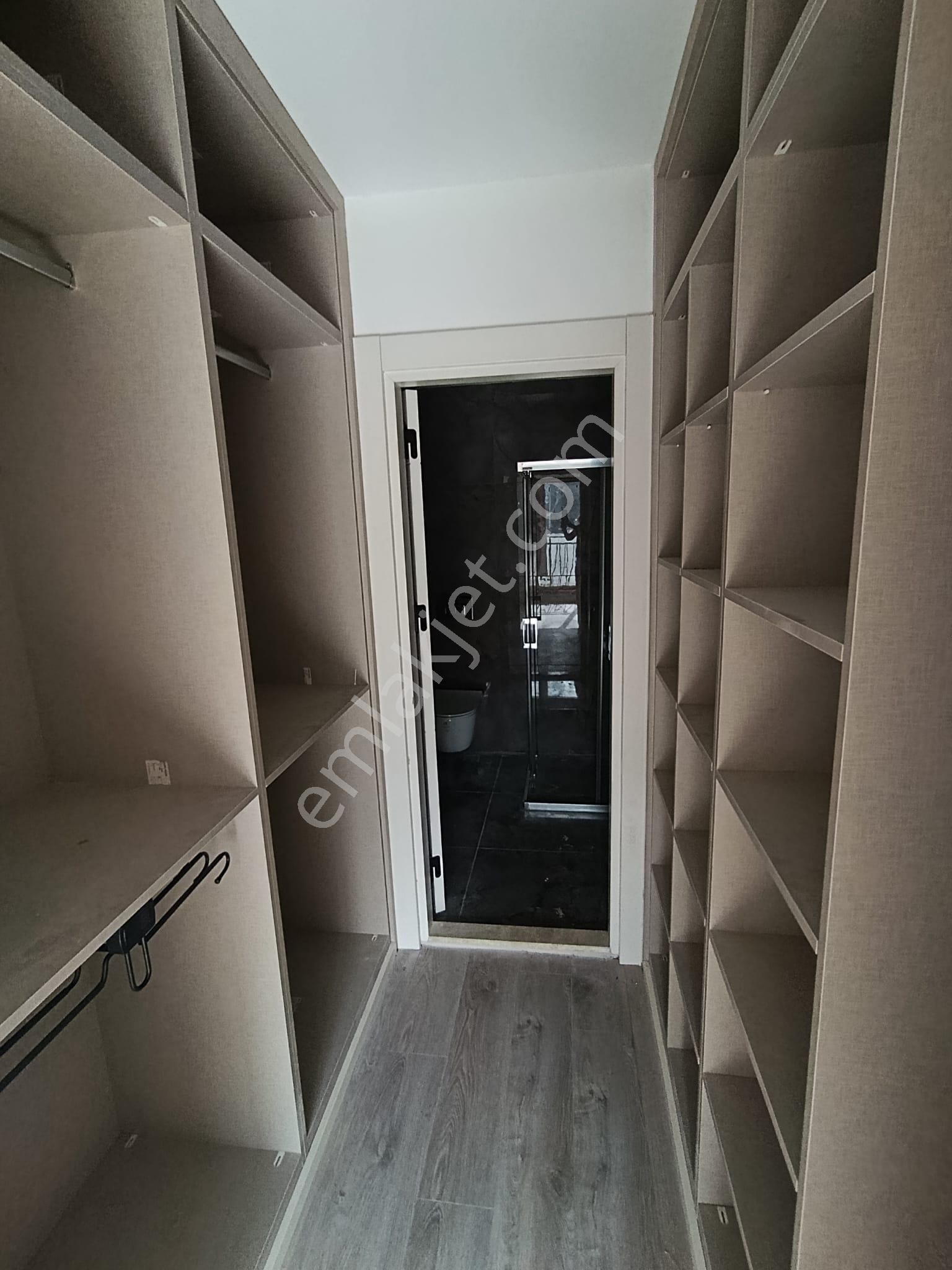 Kuşadası'ın Da Doğalgazlı Sıfır Güvenlikli Sitede Acil Satılık 2+1 Daire - Görsel 22