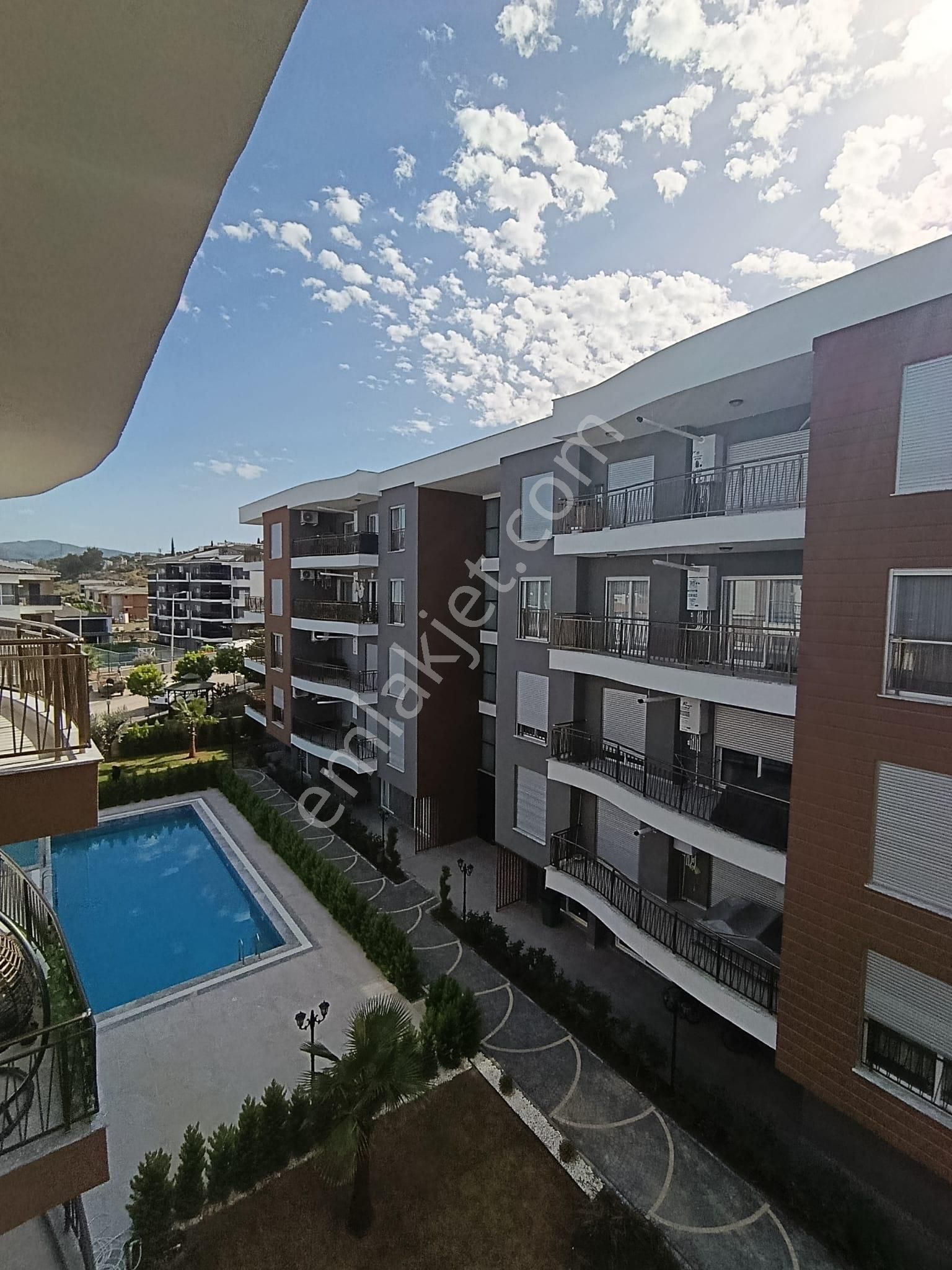 Kuşadası'ın Da Doğalgazlı Sıfır Güvenlikli Sitede Acil Satılık 2+1 Daire - Görsel 2