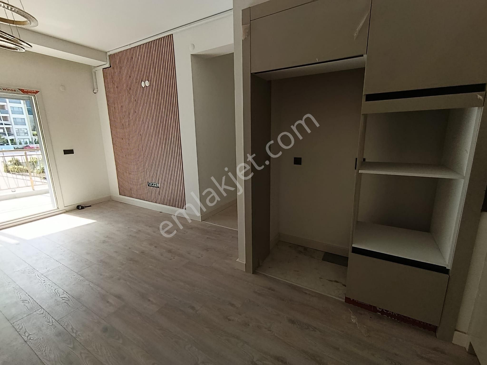 Kuşadası'ın Da Doğalgazlı Sıfır Güvenlikli Sitede Acil Satılık 2+1 Daire - Görsel 12