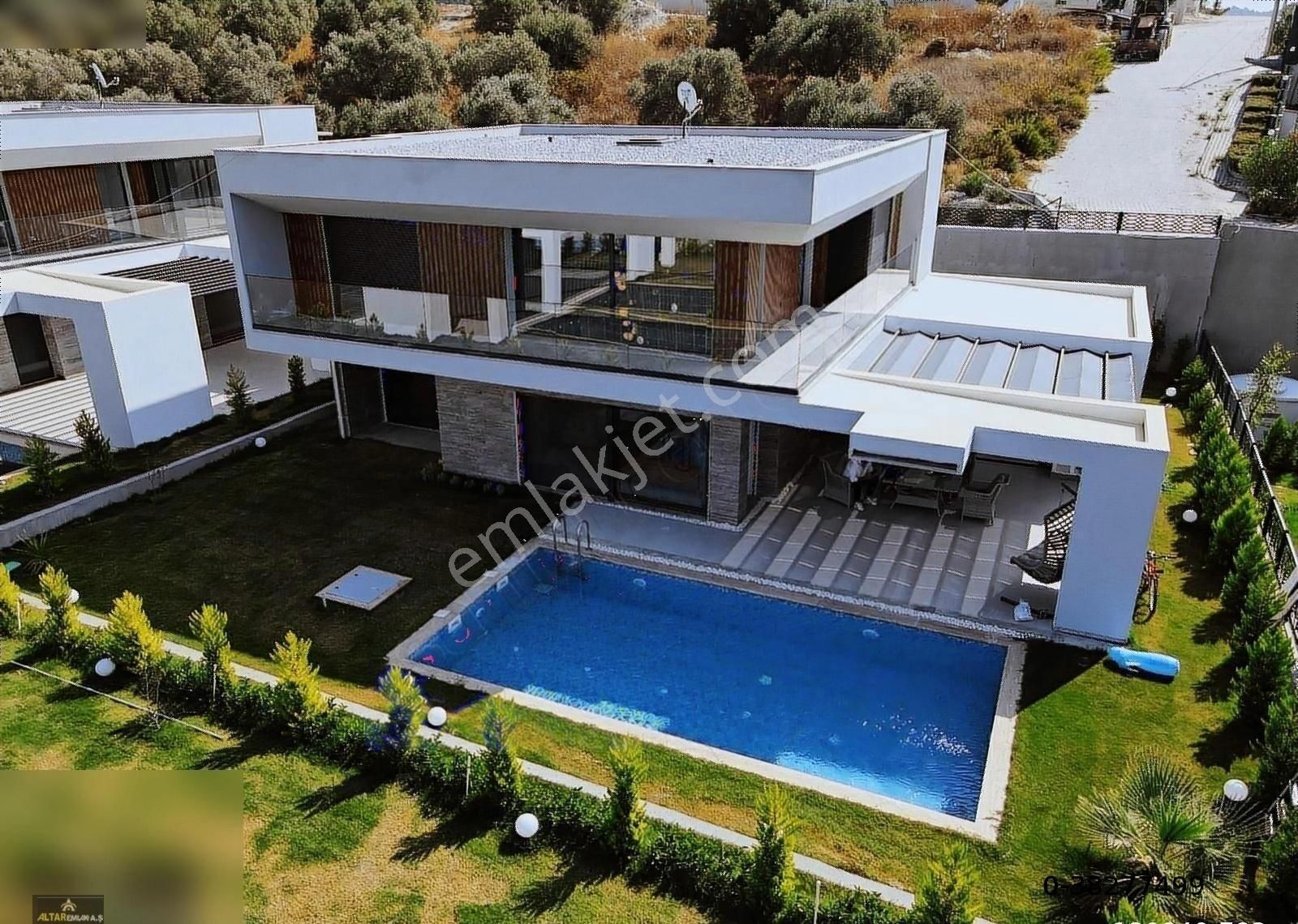 Kuşadası Soğucak Satılık Villa LÜKSÜ KONFORU BULACAĞINIZ DENİZ MANZARALI 50 M2 ÖZEL HAVUZ VİLLA