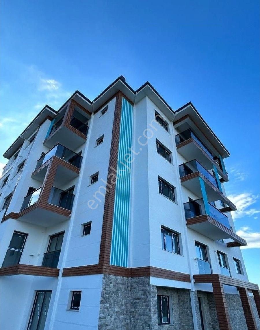 Kuşadasında Deniz Manzaralı Havuzlu 1+1 Ve 2+1 Sıfır Daireler - Görsel 14