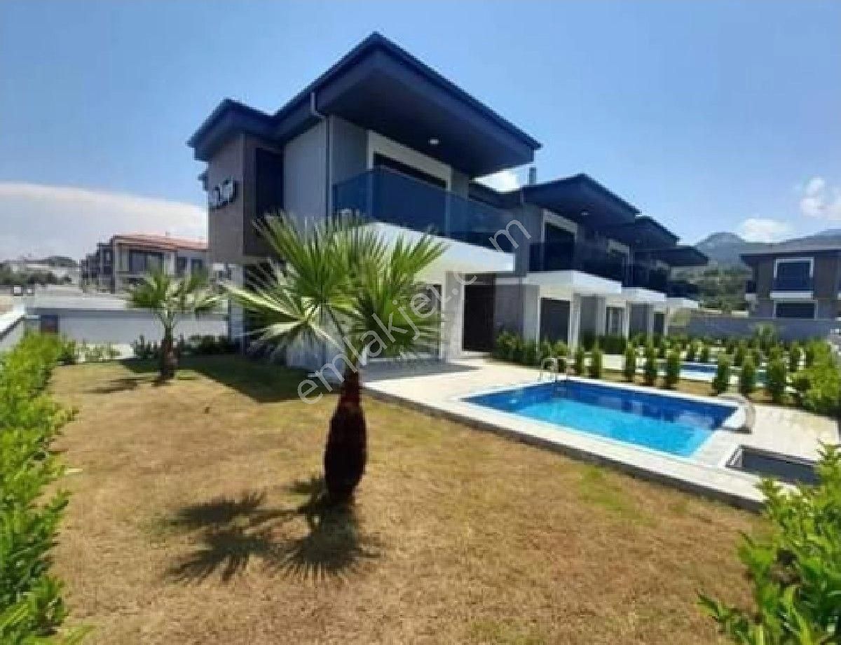 Kuşadası Güzelçamlı Satılık Villa Kuşadası Güzelçamlıda Özel Havuzlu Sıfır 3+1 Villa