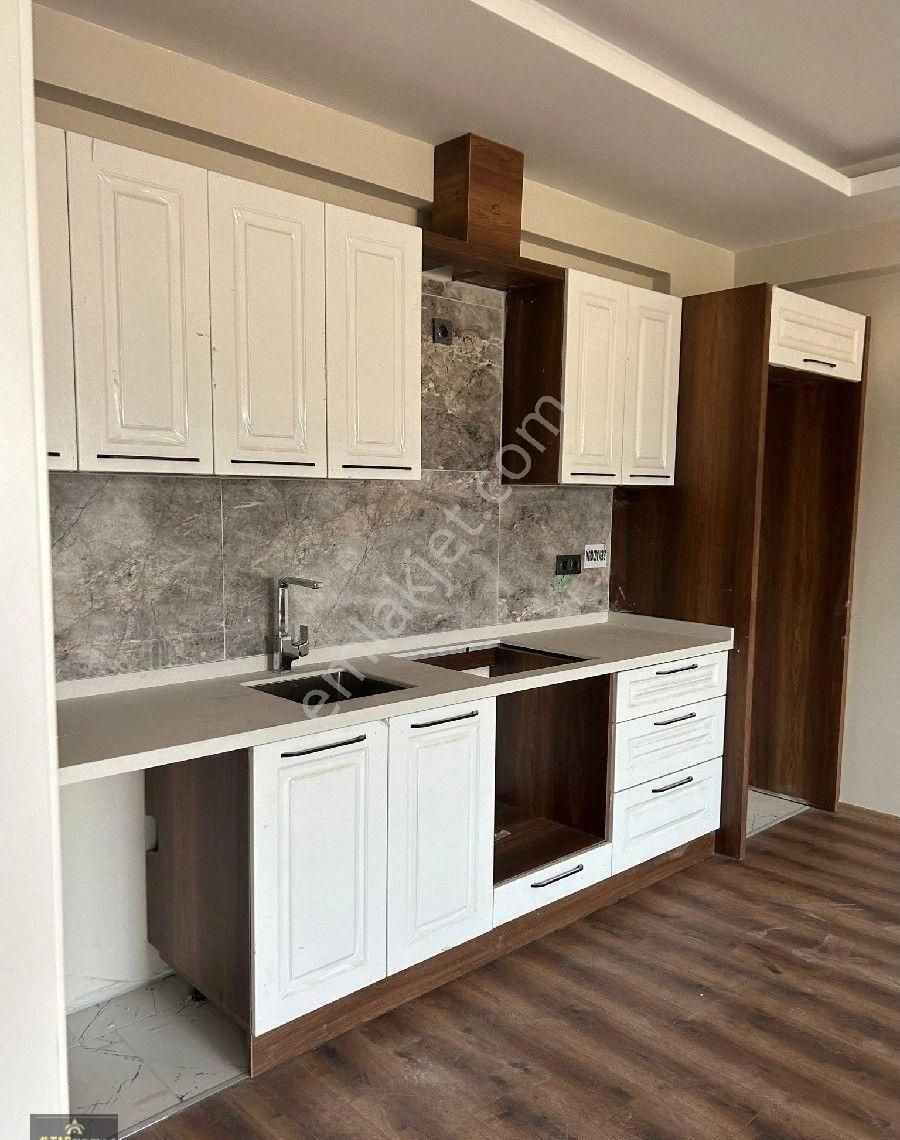 Kuşadası'nda Havuzlu Ve Güvenlikli Sitede Sıfır 2+1 Daire - Görsel 4