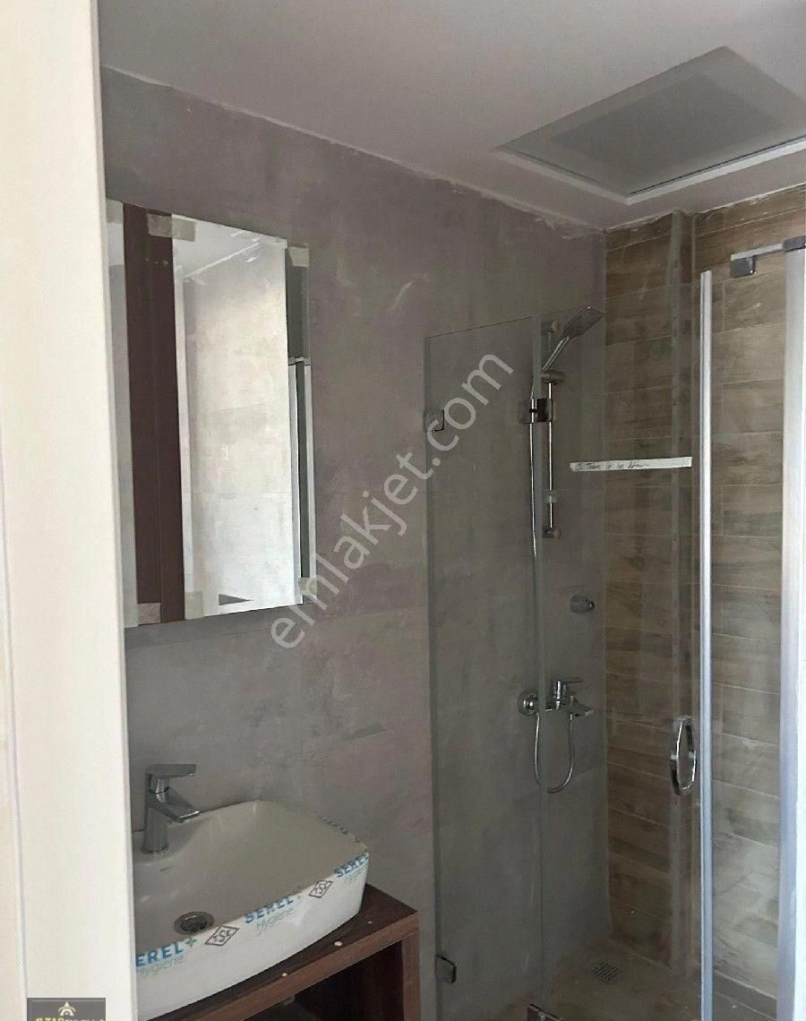 Kuşadası'nda Havuzlu Ve Güvenlikli Sitede Sıfır 2+1 Daire - Görsel 2