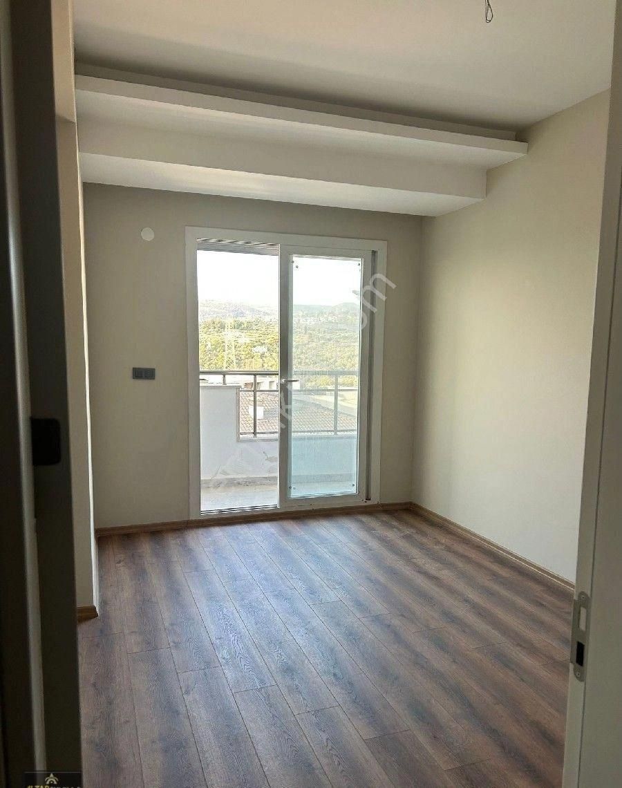 Kuşadası'nda Havuzlu Ve Güvenlikli Sitede Sıfır 2+1 Daire - Görsel 5