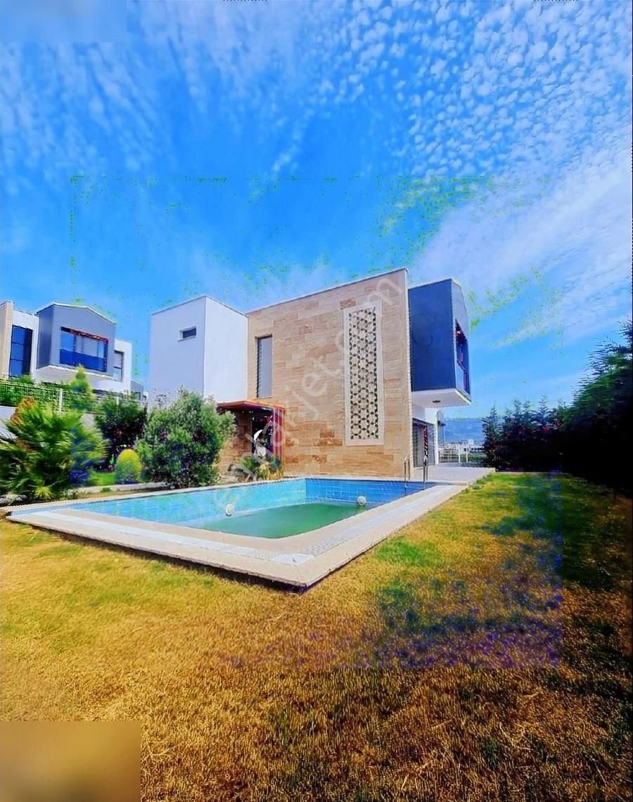 Kuşadası Soğucak Satılık Villa DENİZ MANZARALI ÖZEL HAVUZLU KAPALI GARAJLI ULTRA LUX VİLLA