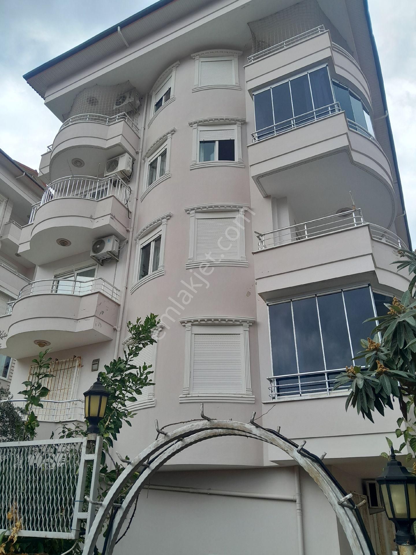 Alanya Sugözü Satılık Daire ALANYA SUGÖZÜ SİTE İÇİ HAVUZLU SATILIK 4+1 DUBLEKS DAİRE