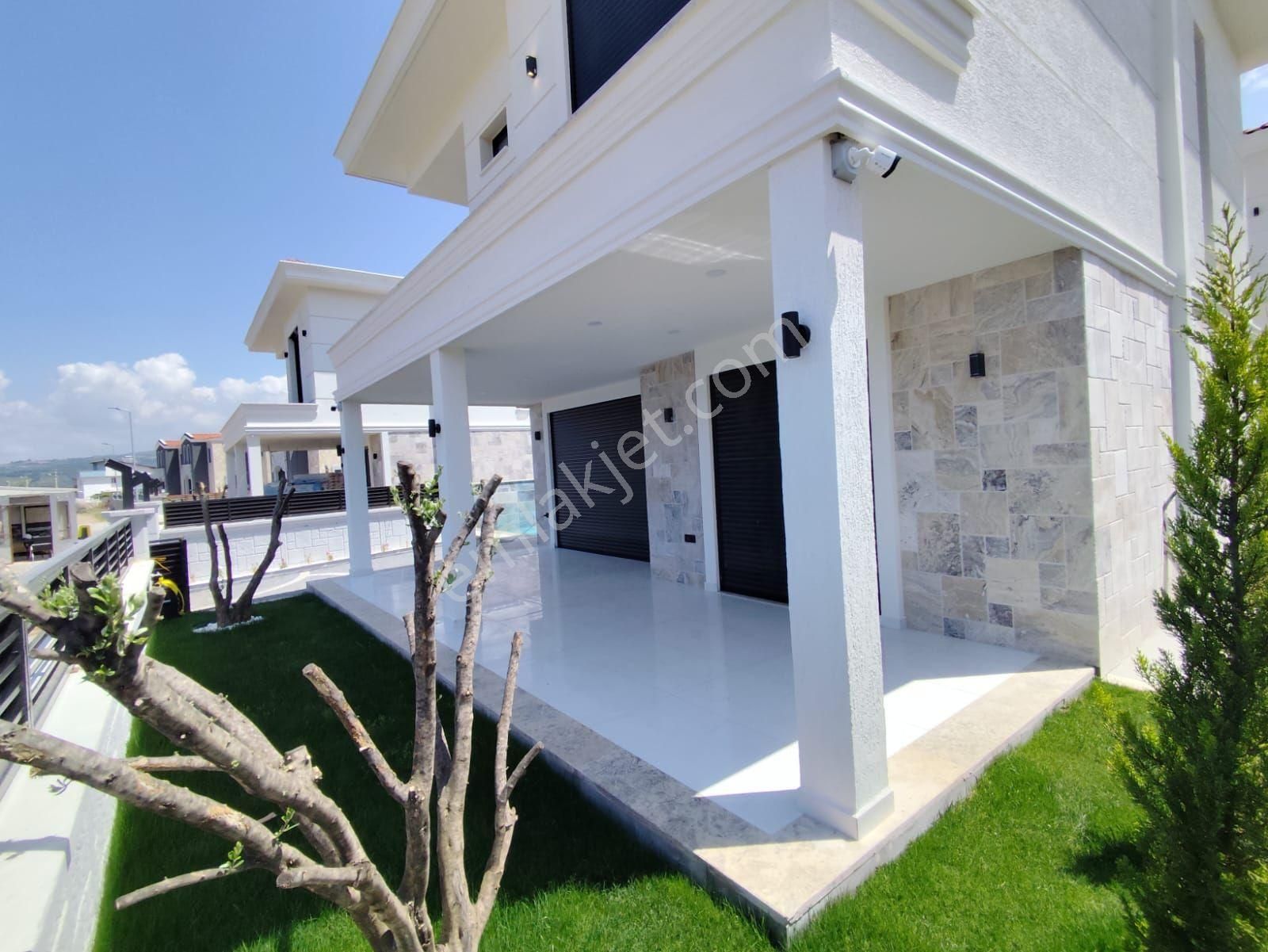 Kuşadası'nda Özel Havuzlu Villa Lansmana Özel Fiyatla