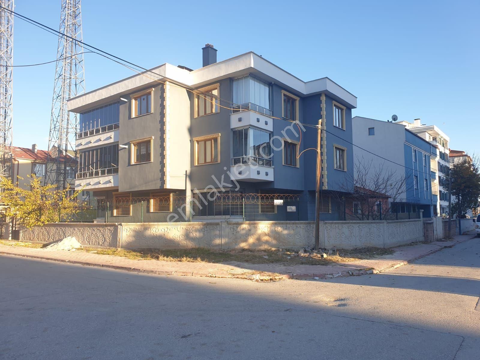 Karatay Erenler Satılık Daire KARATAY ERENLERDE 3+1 190 M2 SON KAT KELEPİR DAİRE ! 