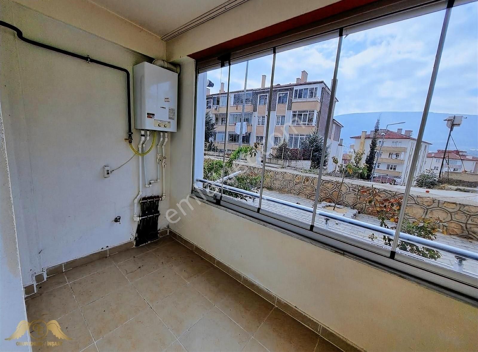 Amasya Merkez Şeyhcui Kiralık Daire Onur Emlaktan Şeyhcui Mahallesinde 2+1 Giriş Kat Kiralık Daire