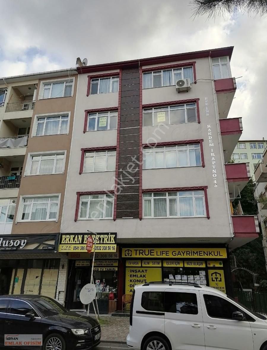 Gölcük Değirmendere Merkez Satılık Daire ARSAN EMLAK'TAN D.DERE MRK.MH.YOLA CEPHE 2+1 90 m2 SATILIK DAİRE