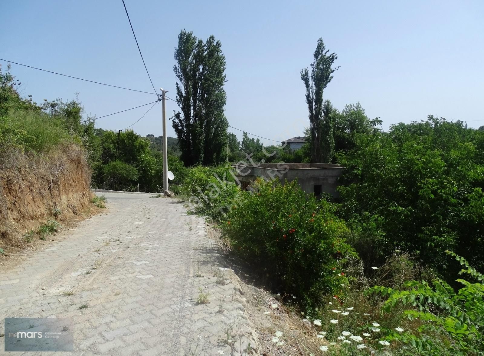 Kemalpaşa Yukarıkızılca Merkez Satılık Villa İmarlı The Mars'tan Yukarıkızılca'da Hayalinizdeki Villa Arsası