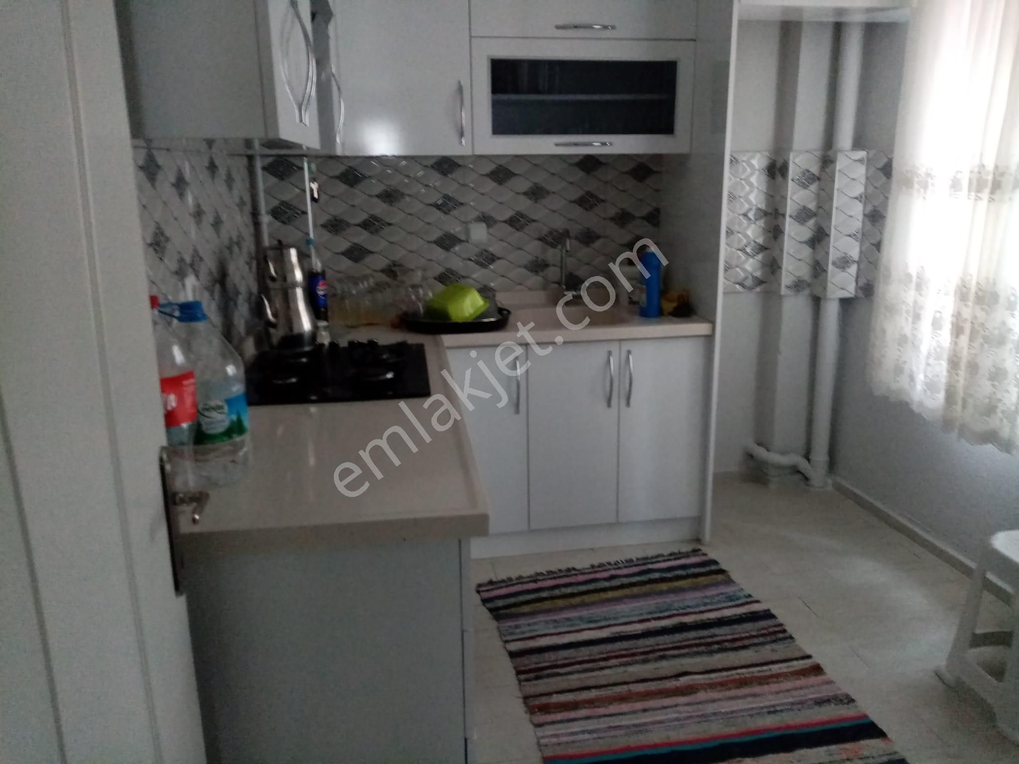 Altıeylül 1. Gündoğan Kiralık Daire  Balıkesir 1.Gündoğan Mah.Demirdağ Emlaktan kiralık 2+1 ara kat daire. 