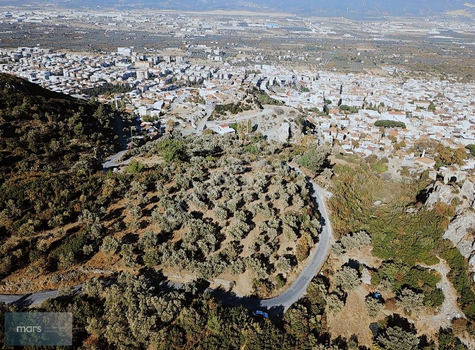 Kemalpaşa Soğukpınar Satılık Tarla The Mars'tan Kemalpaşa Merkezde Yola Cephe Satılık Arazi