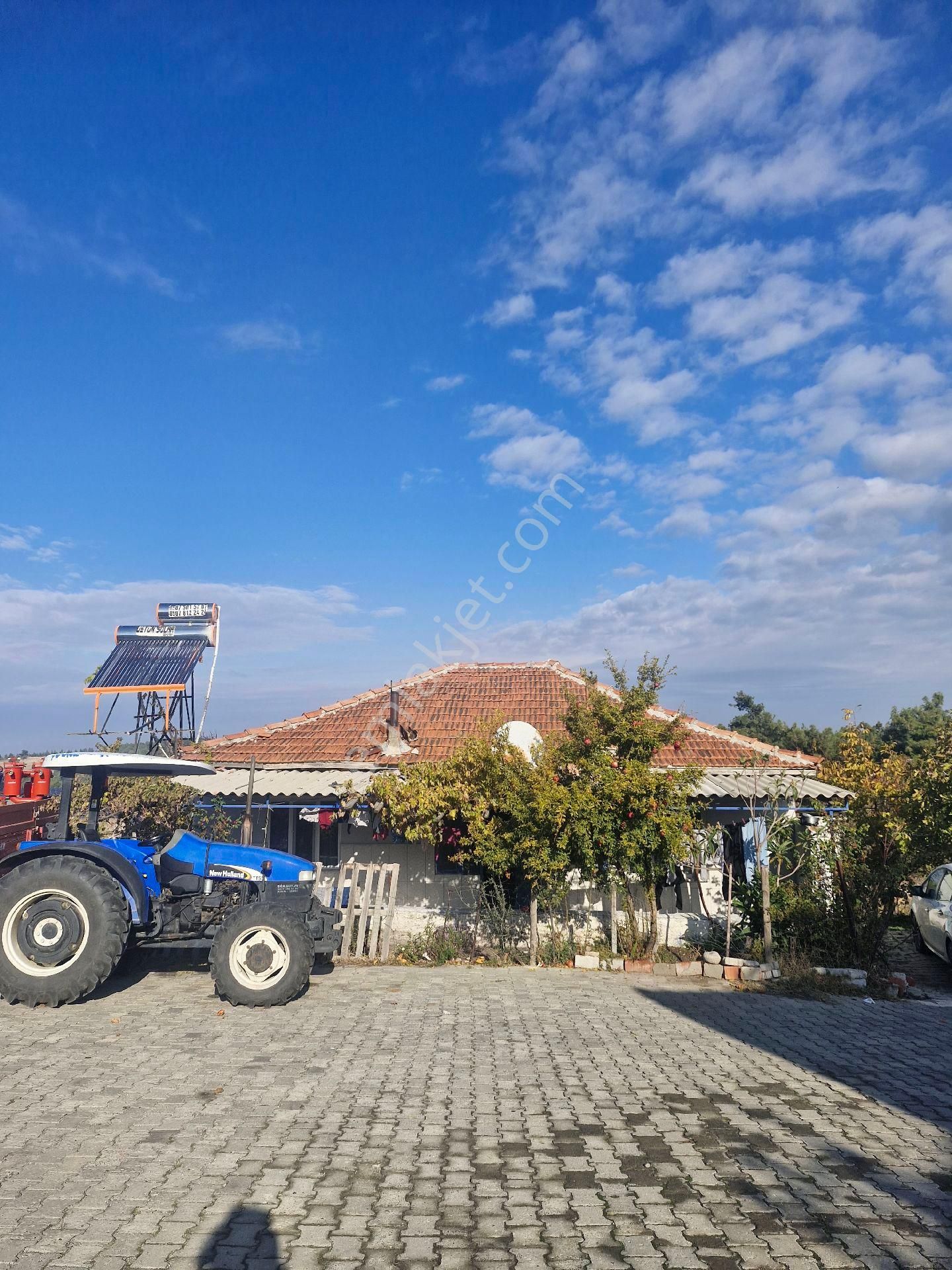 Kınık Arpaseki Satılık Köy Evi Kınık Arpasekide bahçeli muhtesem köy evi