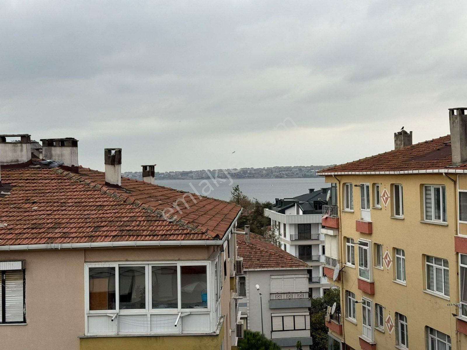 Büyükçekmece Atatürk Kiralık Daire Albatros Kiralık Deniz Manzaralı Daire Son Kat İçi Yapılı