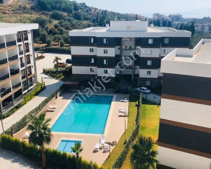 Kuşadası Değirmendere Satılık Daire AVANTAJ GAYRİMENKULDAN 3+1 HAVUZLU SİTEDE DAİRE