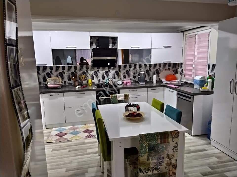 İznik Selçuk Satılık Daire Göl Sahile 200 Mt Uzaklıkta Triblex Villa