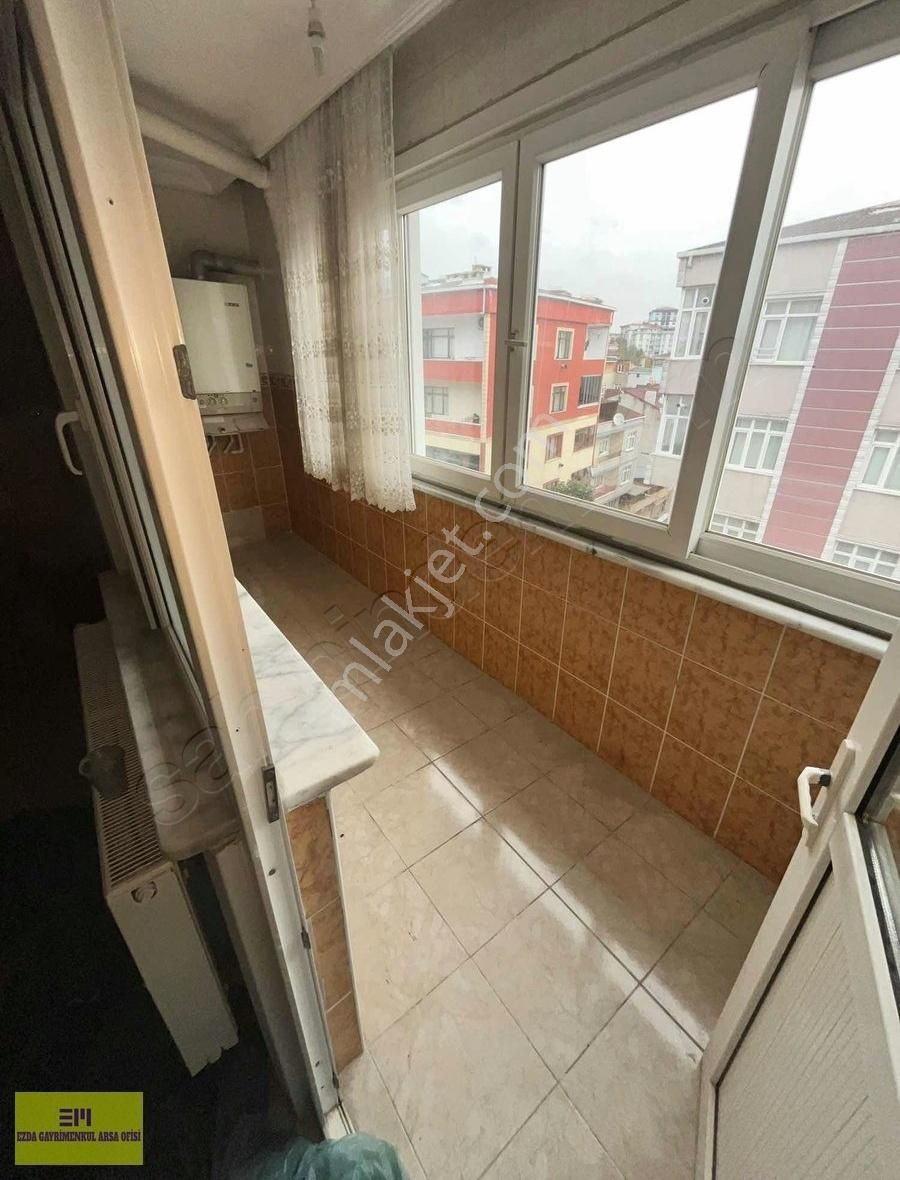 Bağcılar Demirkapı Kiralık Daire Ezda Gayrimenkul Den Tüm Tadılatları Yapılmış Temız 3 + 1 Daıre