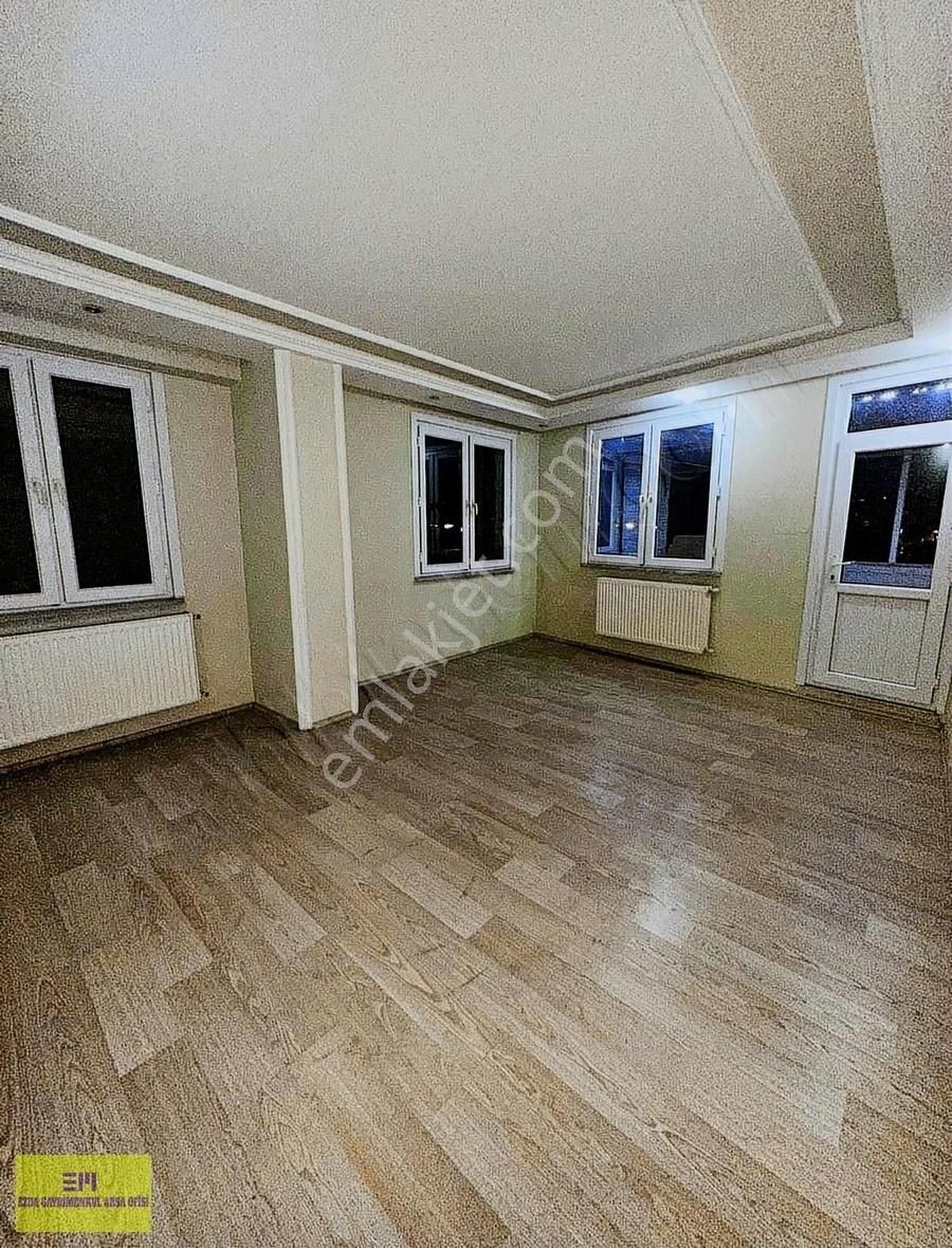 İstanbul Küçükçekmece Metrobüse Yakın Kiralık Daire EZDA GAYRİMENKUL DEN TERASLI 3+1 DAİRE