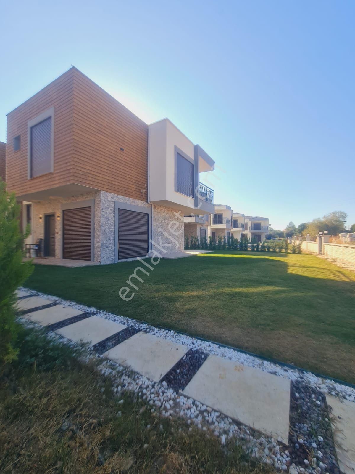 Kuşadası Güzelçamlı Satılık Villa AVANTAJ GAYRİMENKULDAN EŞYALI 3+1 SATILIK VİLLA