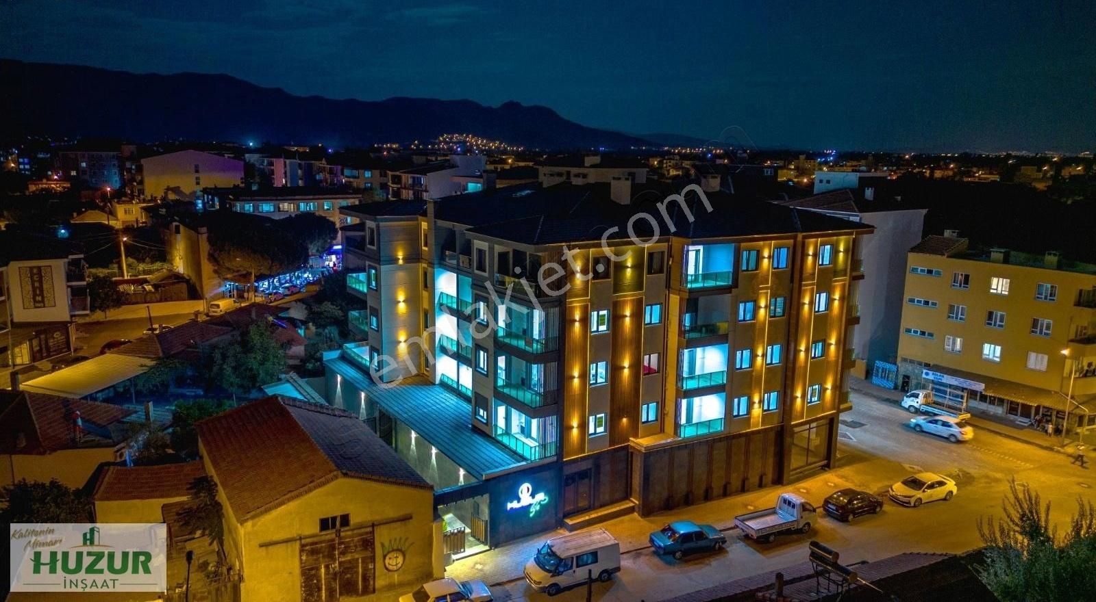 Ayvalık Altınova Satılık Daire Altınova Merkezde Satılık Lüx 3+1 Daire