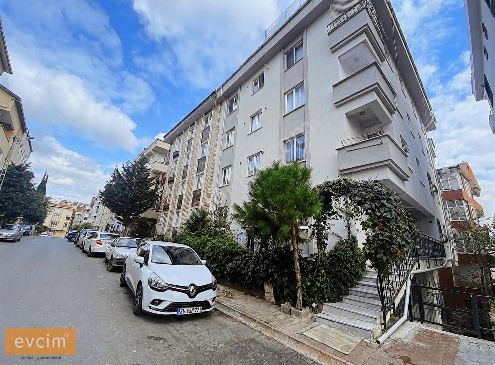 Ümraniye Çamlık Satılık Daire Ümraniye Çamlık'da İçi Yapılı 90 M2 2+1 Yüksek Giriş Daire