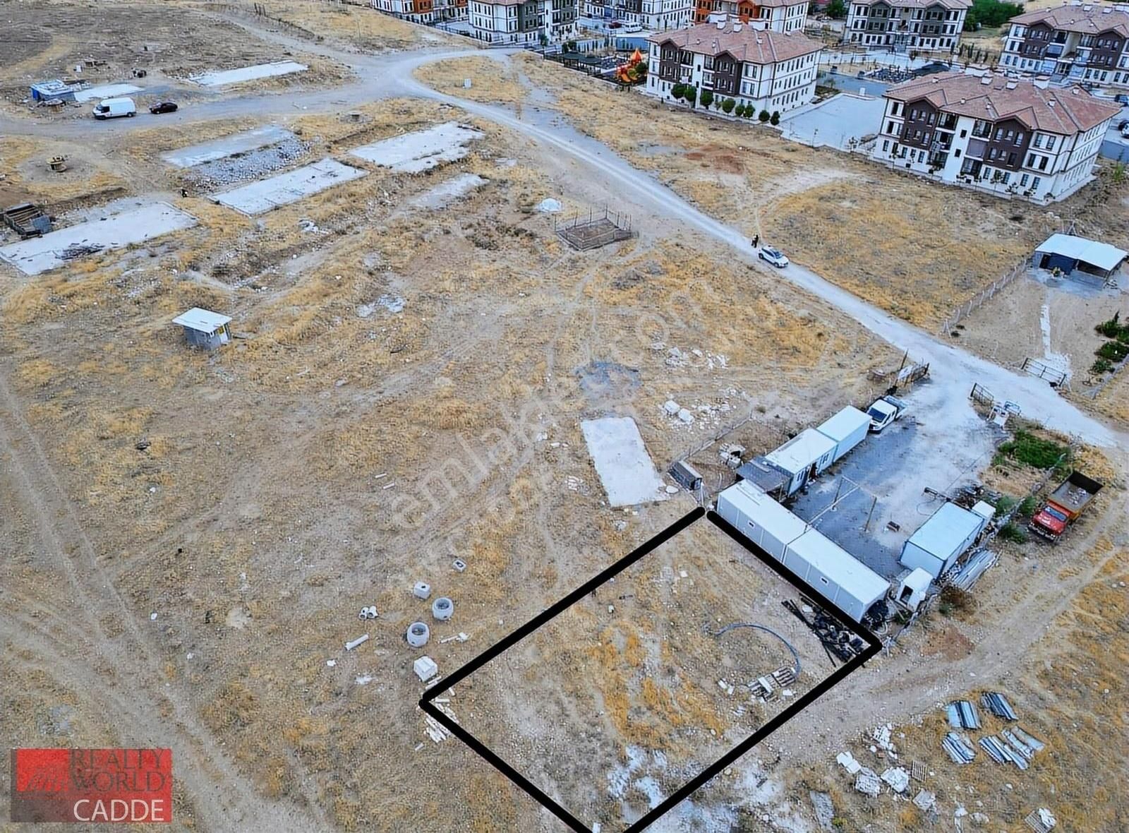 Yeşilyurt Kaynarca Satılık Ticari İmarlı RW CADDEDEN HANIMIM ÇİFTLİĞİNDE 546 M2 SATILIK ARSA