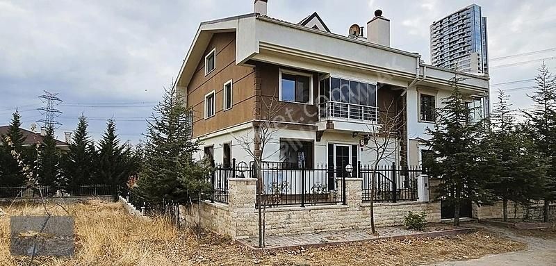 Çankaya Ahlatlıbel Satılık Villa İncek Taşpınar Emlaktan Çankaya Ahlatlıbel Satılık 5+2 Villa