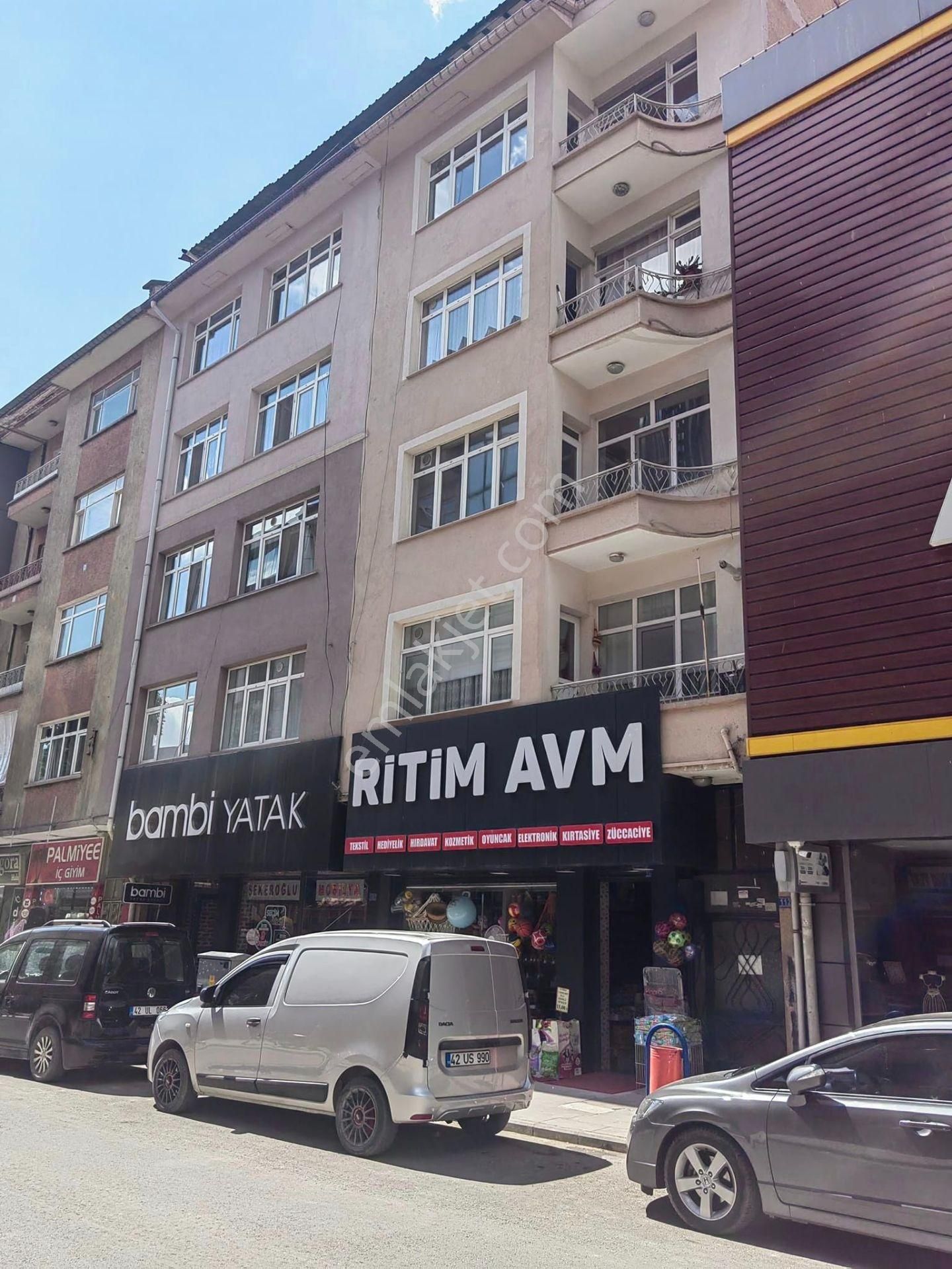 Akşehir Meydan Satılık Daire  NASREDDİN  EMLAKTAN  ÇARŞI  MERKEZDE  SATILIK DAİRE