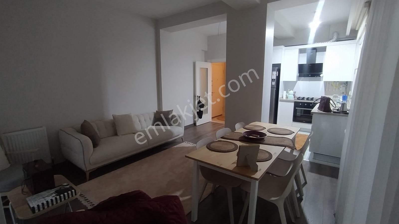 Kadıköy Kozyatağı Satılık Daire  KOZYATAĞI İSKANLI GENÇ BİNADA 70m² net EBEVEYN BAYOLU 2+1