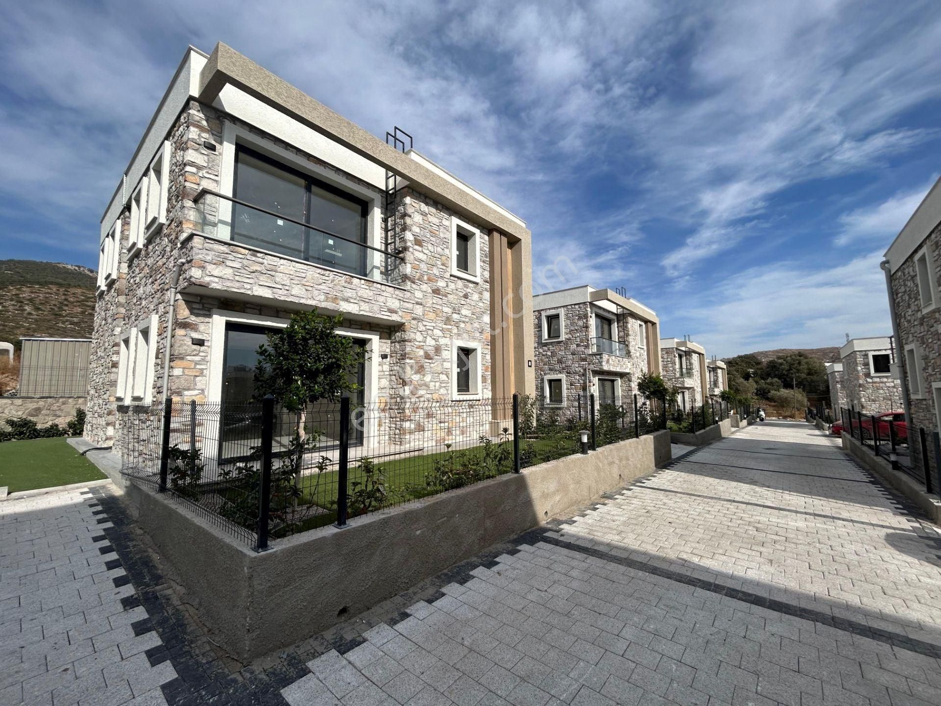 Bodrum Müskebi Satılık Villa Bodrum Ortakent Merkez'de Site İçinde Sıfır 3+1 Villa