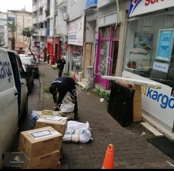 İlkadım Kılıçdede Satılık Büfe Alan Emlaktan İlkadım Mevlana Caddesinde Satılık Dükkan