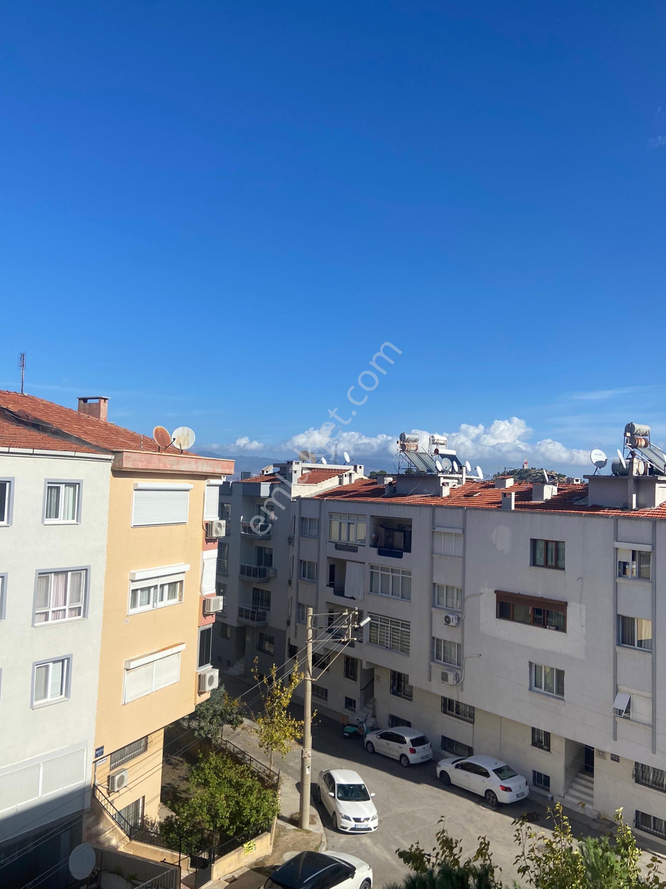 Balçova Teleferik Kiralık Daire Ekonomi Üniv. Yakın Konumda Eşyalı Daire