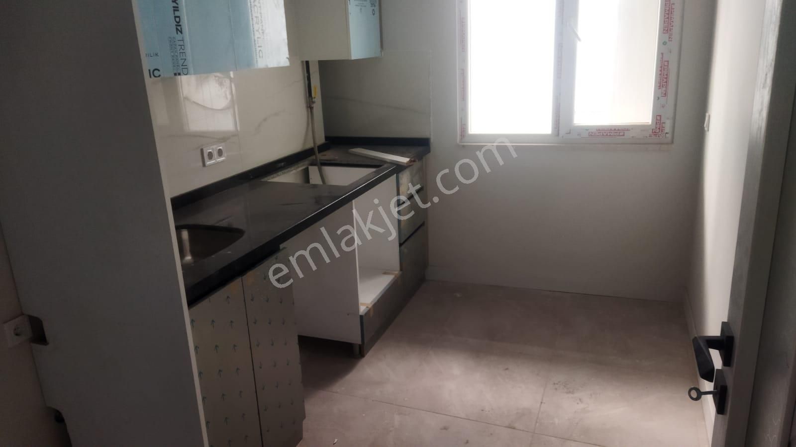 Maltepe Yalı Satılık Daire Maltepe Narmaraya 2 Dakika Mesafede Sıfır 2+1 Katta Kiralık Daire