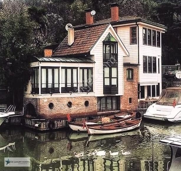 İstanbul Beykoz Kiralık Yalı Göksu Deresinde Kiralık Rıhtımlı Yalı