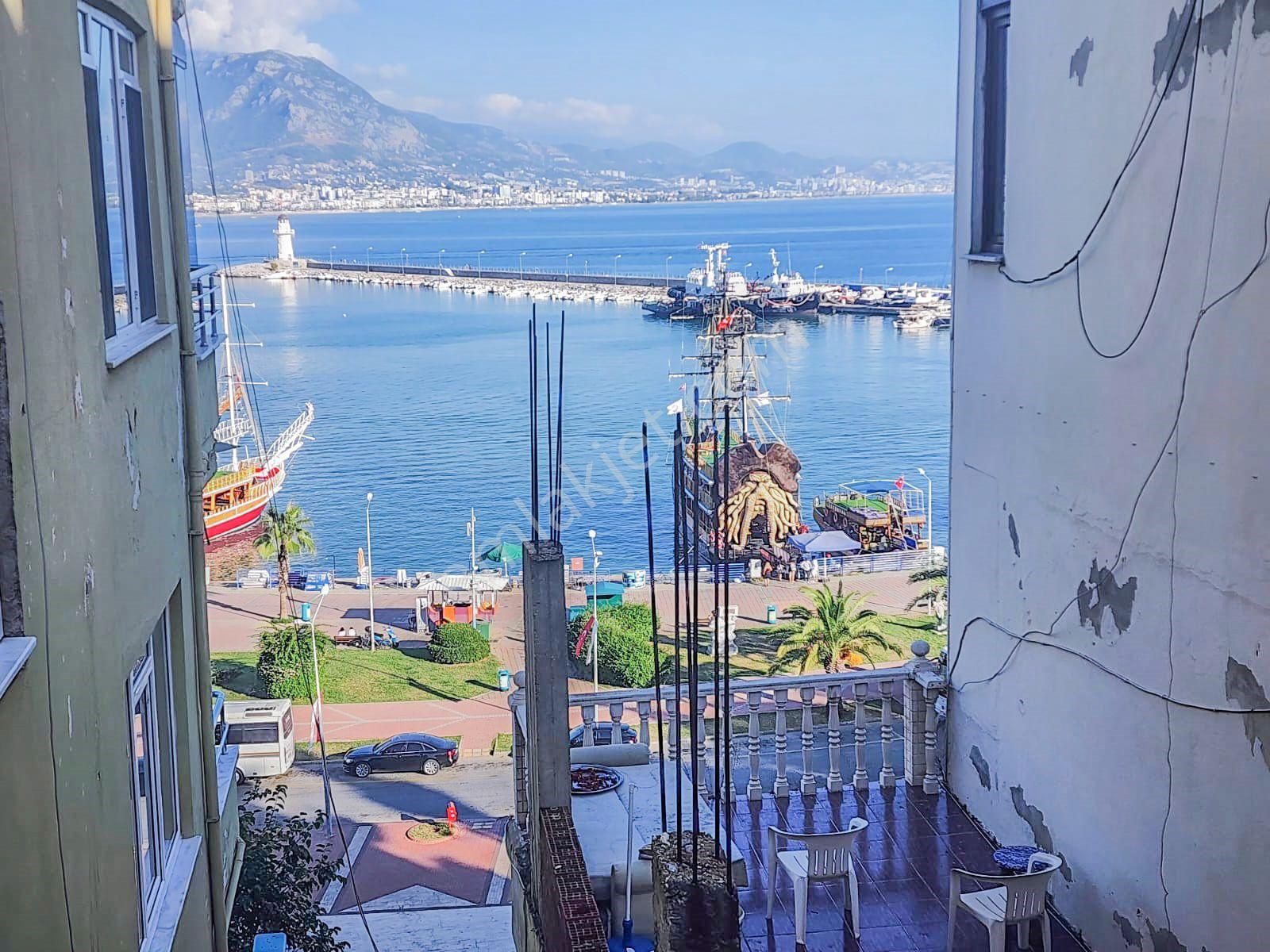 Alanya Çarşı Satılık Daire Alanya Çarşı'da Satılık 2 Katlı Deniz Manzaralı Bina Ve Arsa Payı