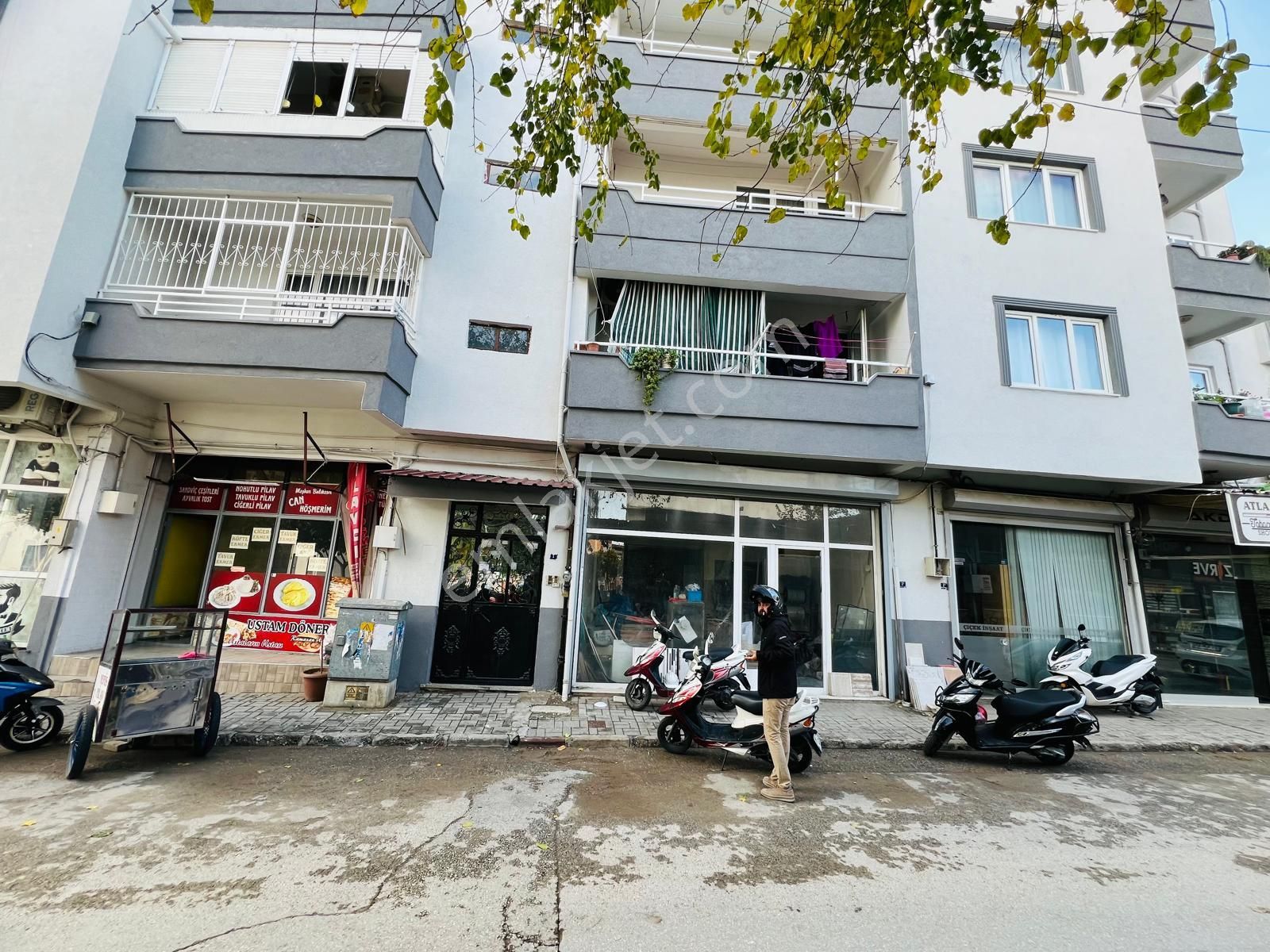 Nazilli Yeni Satılık Daire  NAZİLLİ🏡EMLAKTAN-SATILIK YENİ MAHALLEDE DÜKKAN ÜSTÜ 3+1 MASRAFSIZ DAİRE