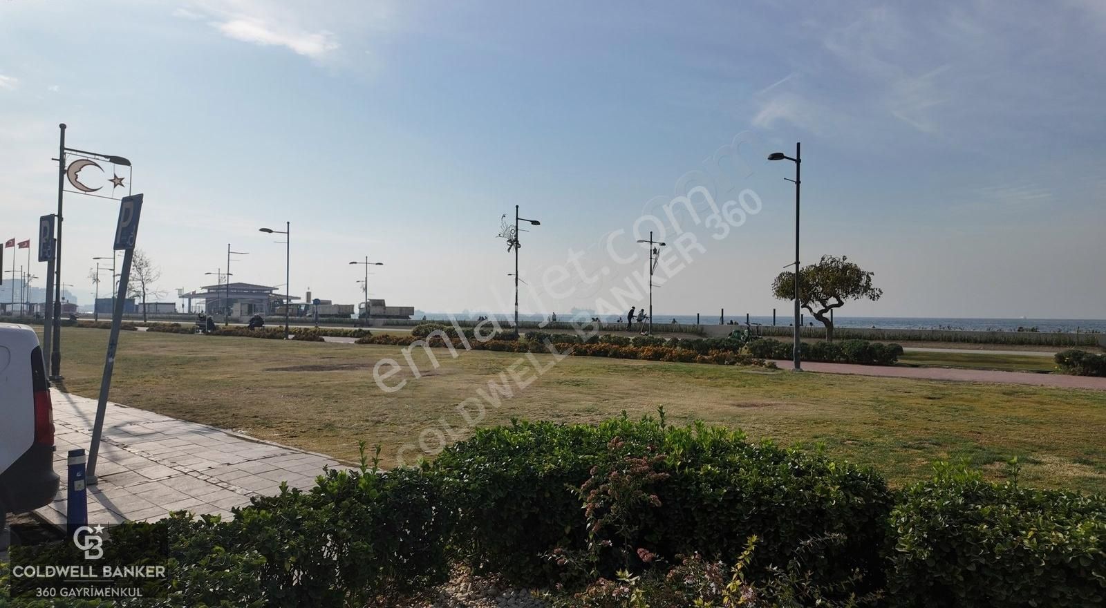 Alsancak Kordonda Deniz Manzaralı Bay Bayan Kuaför Salonu - Görsel 28