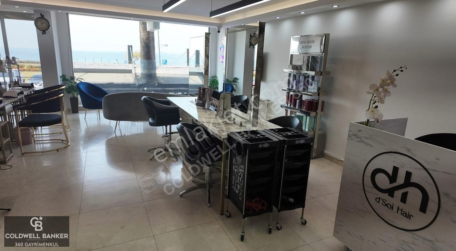 Alsancak Kordonda Deniz Manzaralı Bay Bayan Kuaför Salonu - Görsel 20