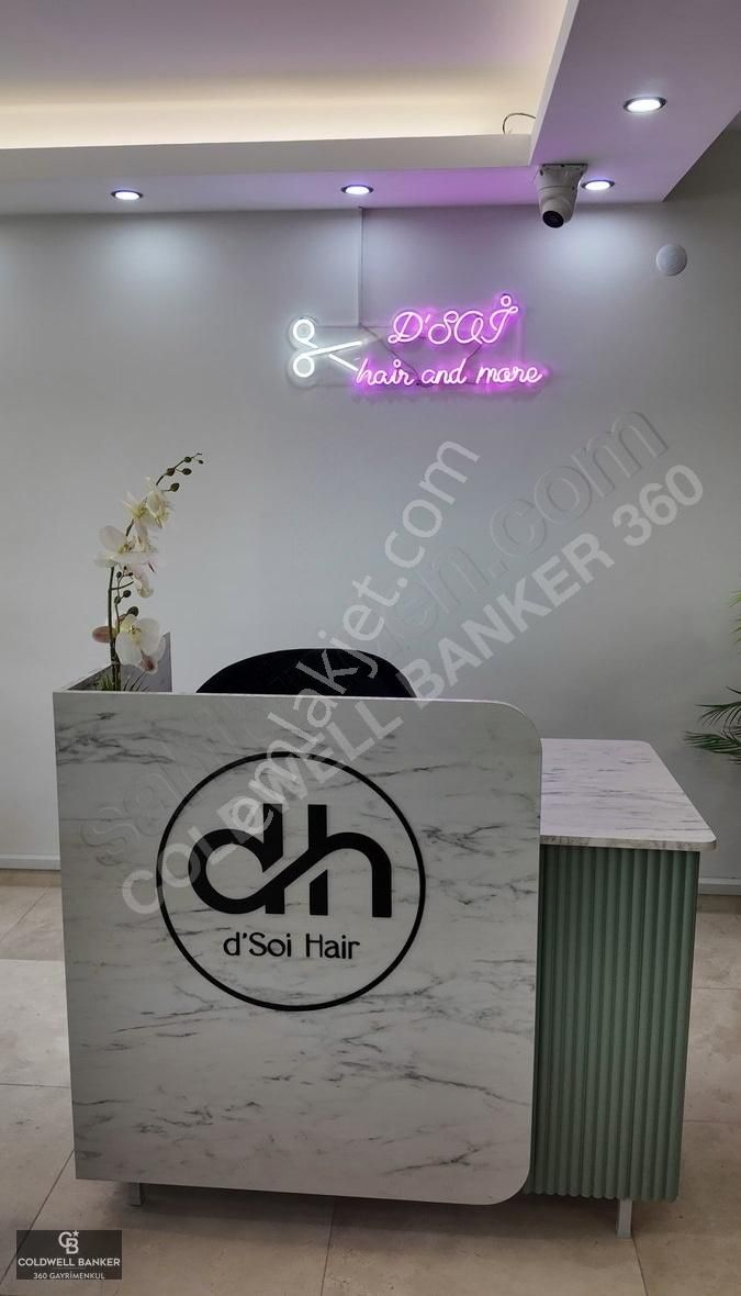 Alsancak Kordonda Deniz Manzaralı Bay Bayan Kuaför Salonu - Görsel 35