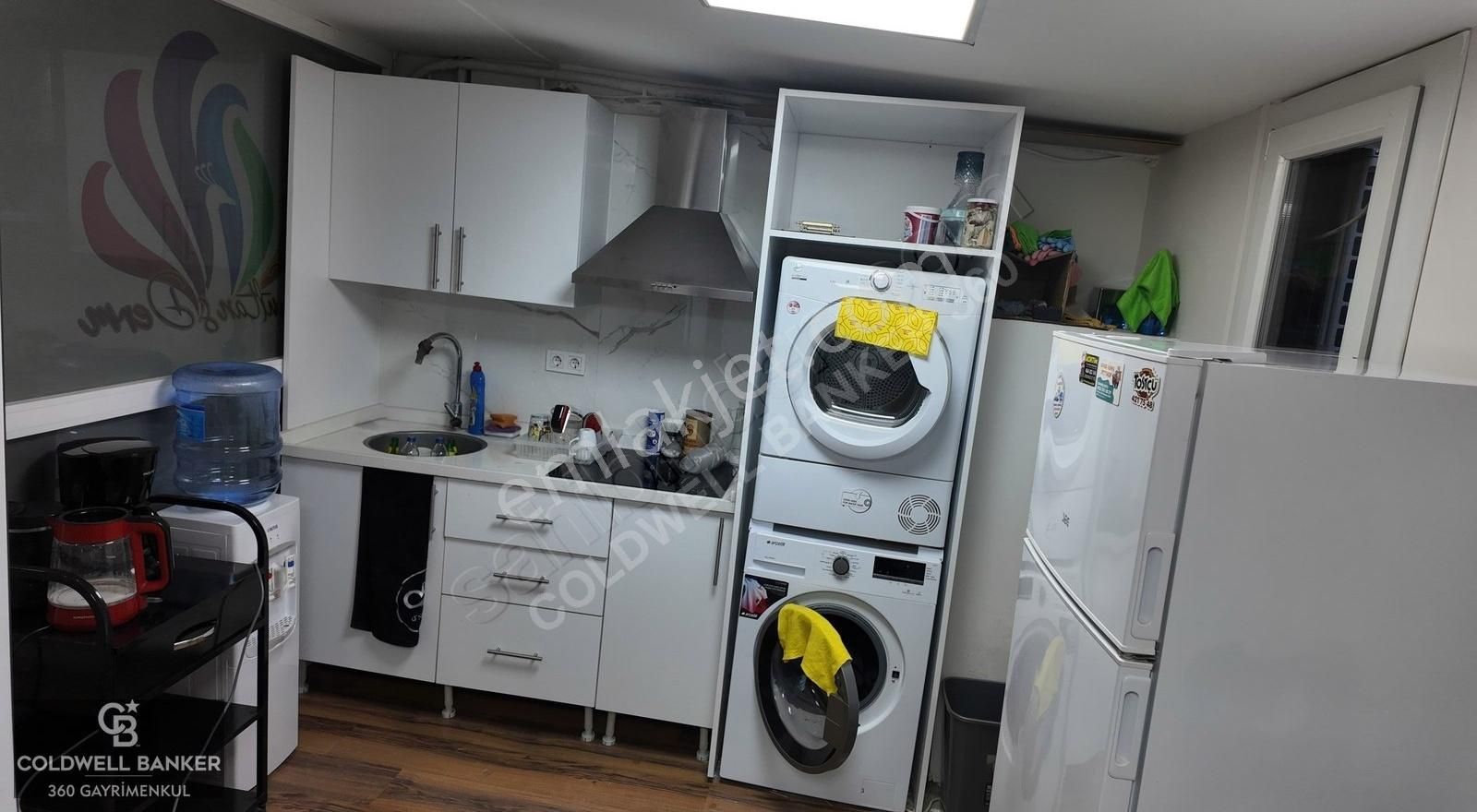 Alsancak Kordonda Deniz Manzaralı Bay Bayan Kuaför Salonu - Görsel 13