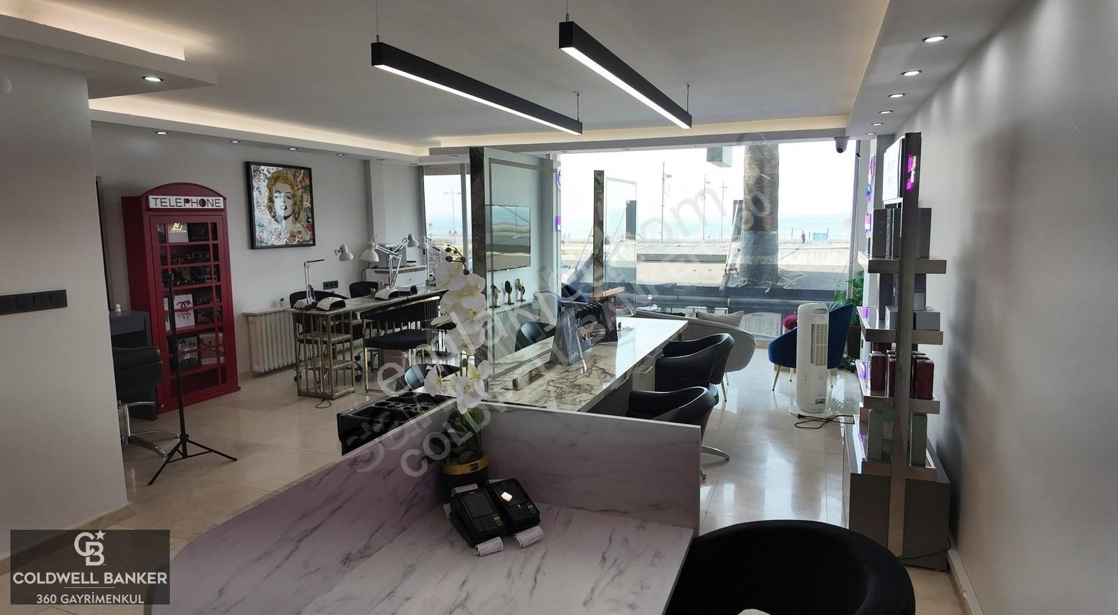 Alsancak Kordonda Deniz Manzaralı Bay Bayan Kuaför Salonu - Görsel 2